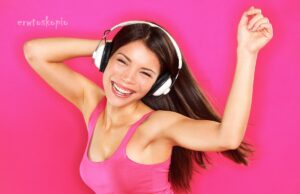 Ερωτικές Προβλέψεις Ζωδίων για την Άνοιξη 2022 με ένα Τραγούδι